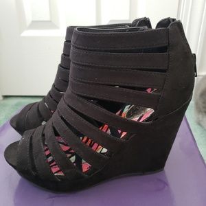 Madden Girl Kickit Wedges